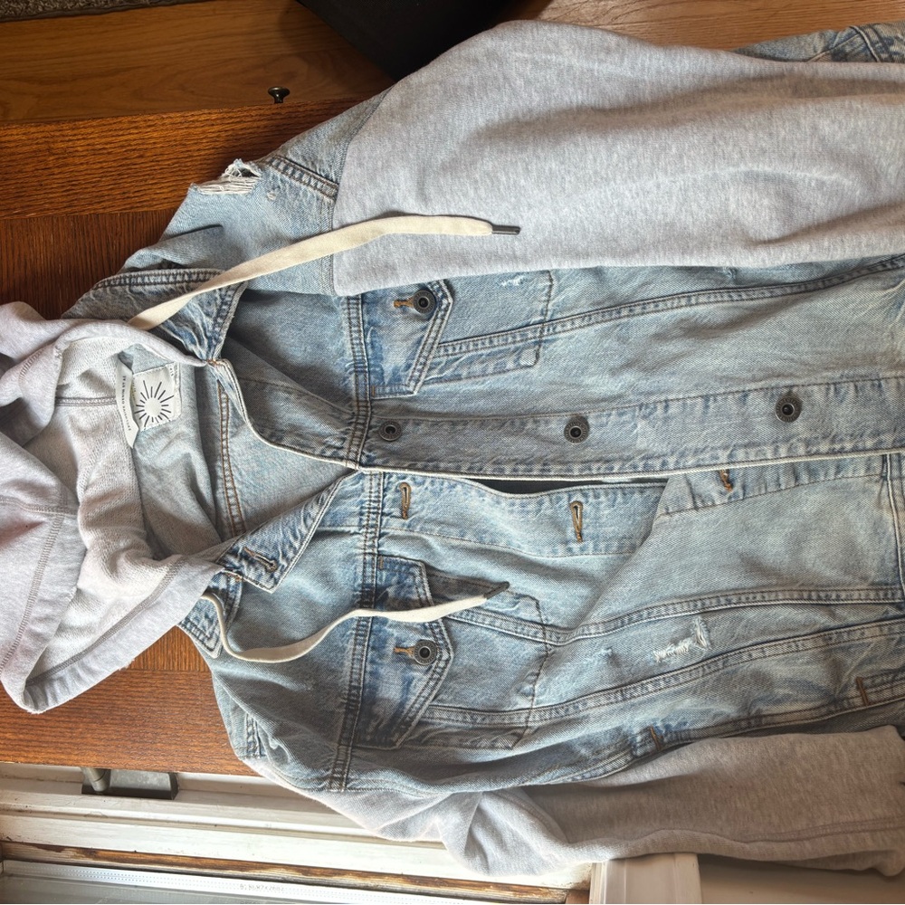 American Eagle Outfitters Light Blue Denim Jacket with Gray Hoodie